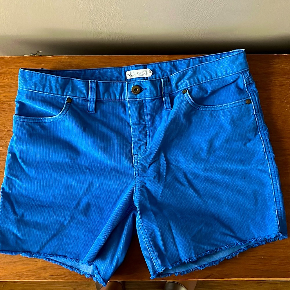 Carve Designs Oahu 6" corduroy short size 10